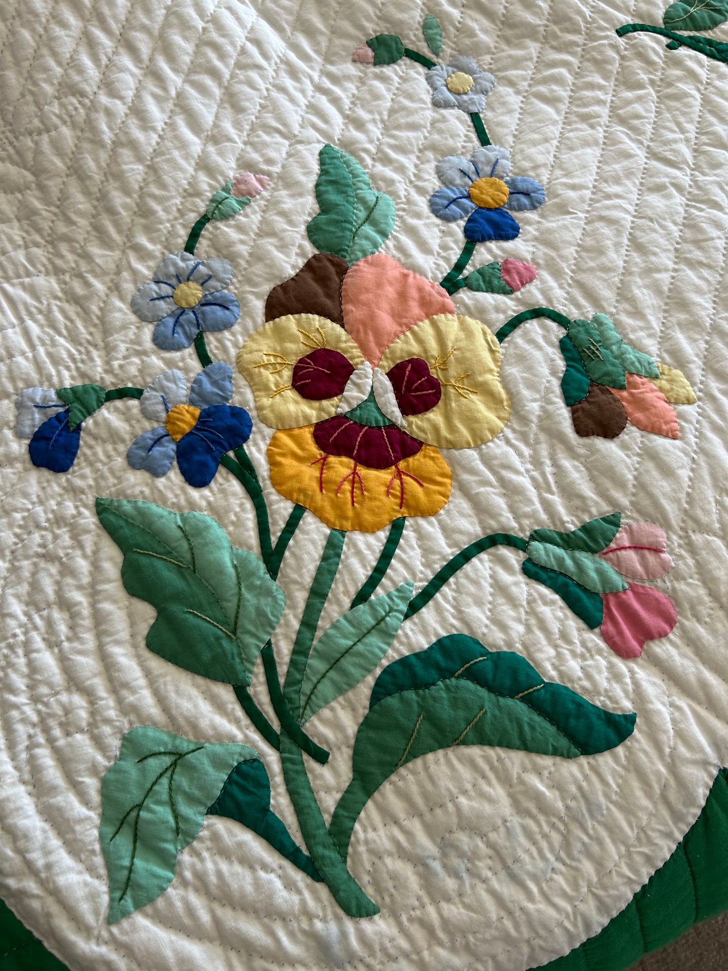 Green Pansy Appliqué Quilt | 1940s