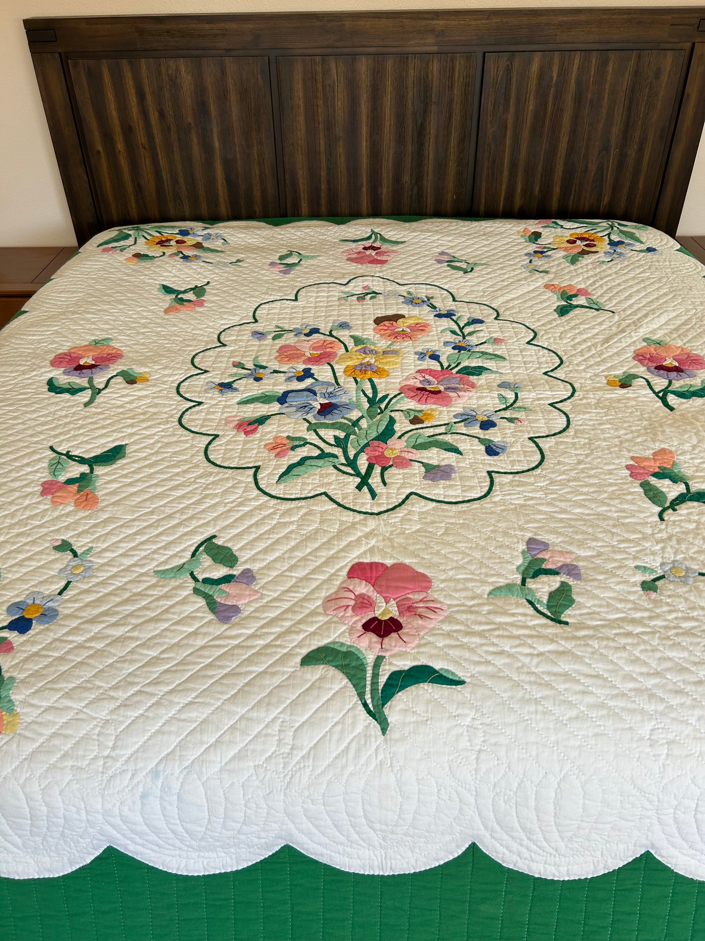 Green Pansy Appliqué Quilt | 1940s