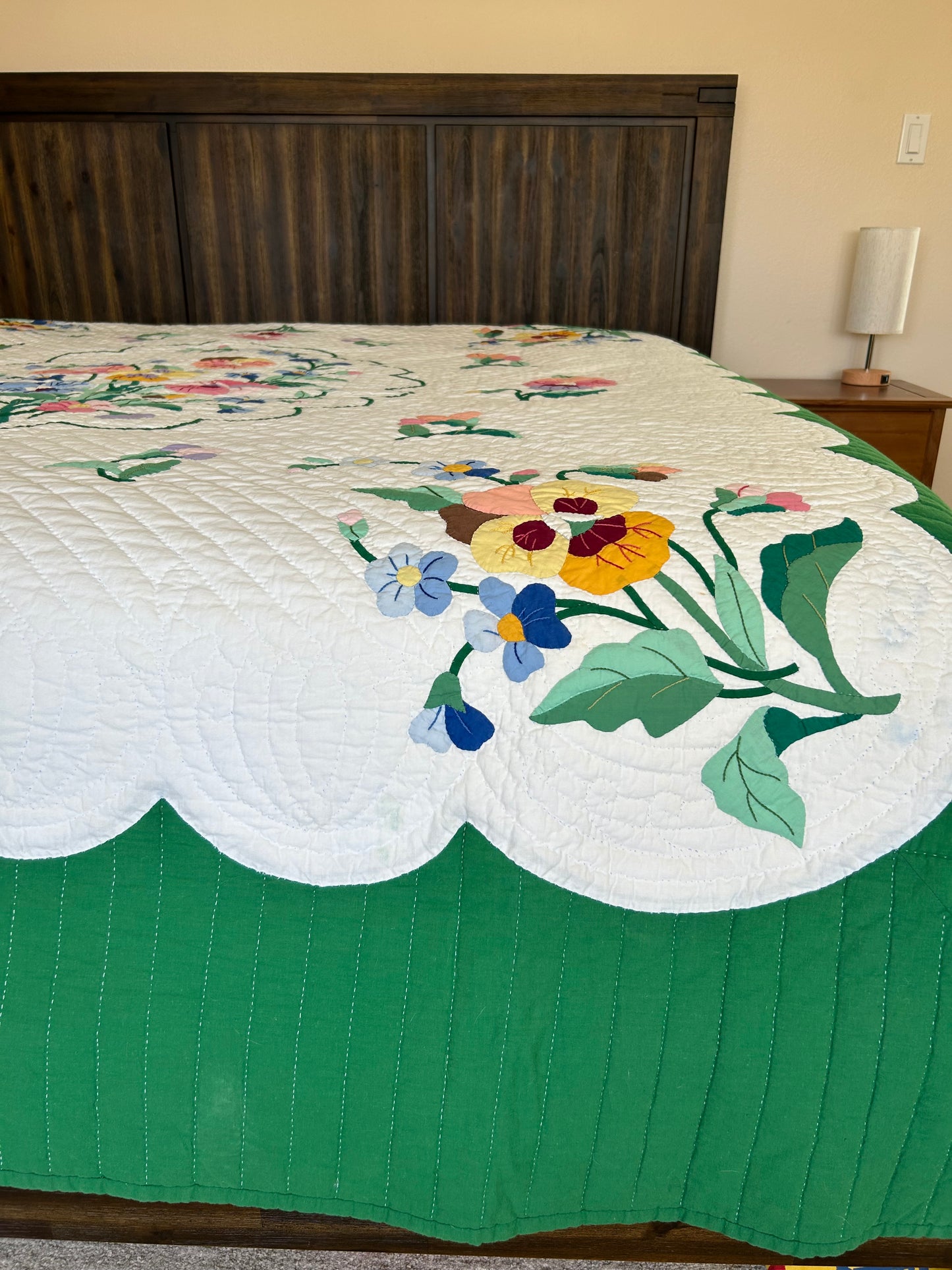 Green Pansy Appliqué Quilt | 1940s