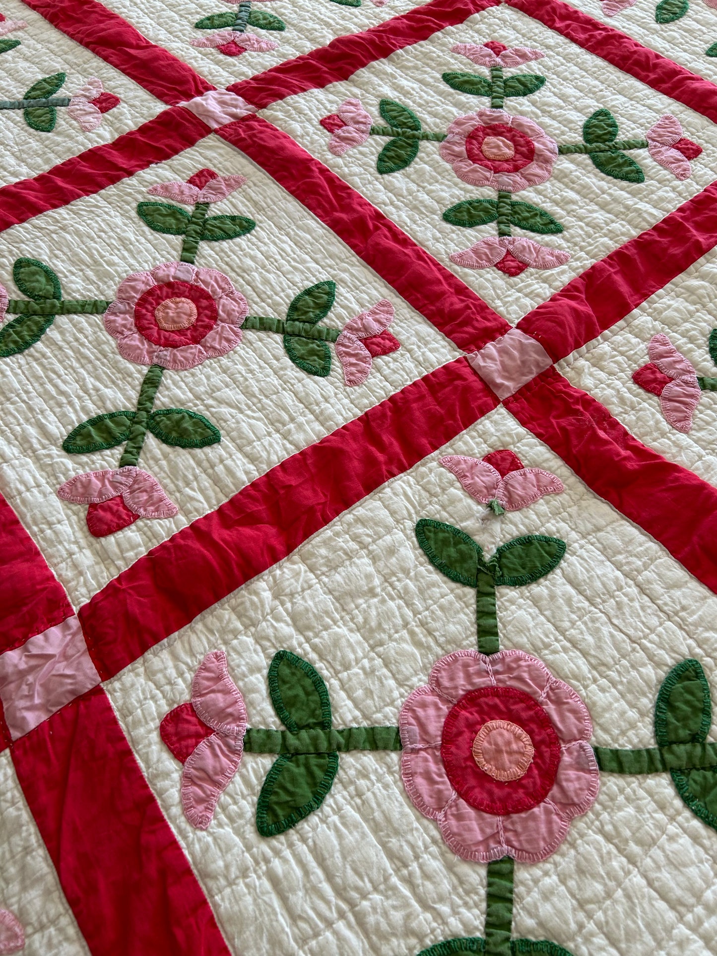 Vintage Rose of Sharon Quilt | 1970s