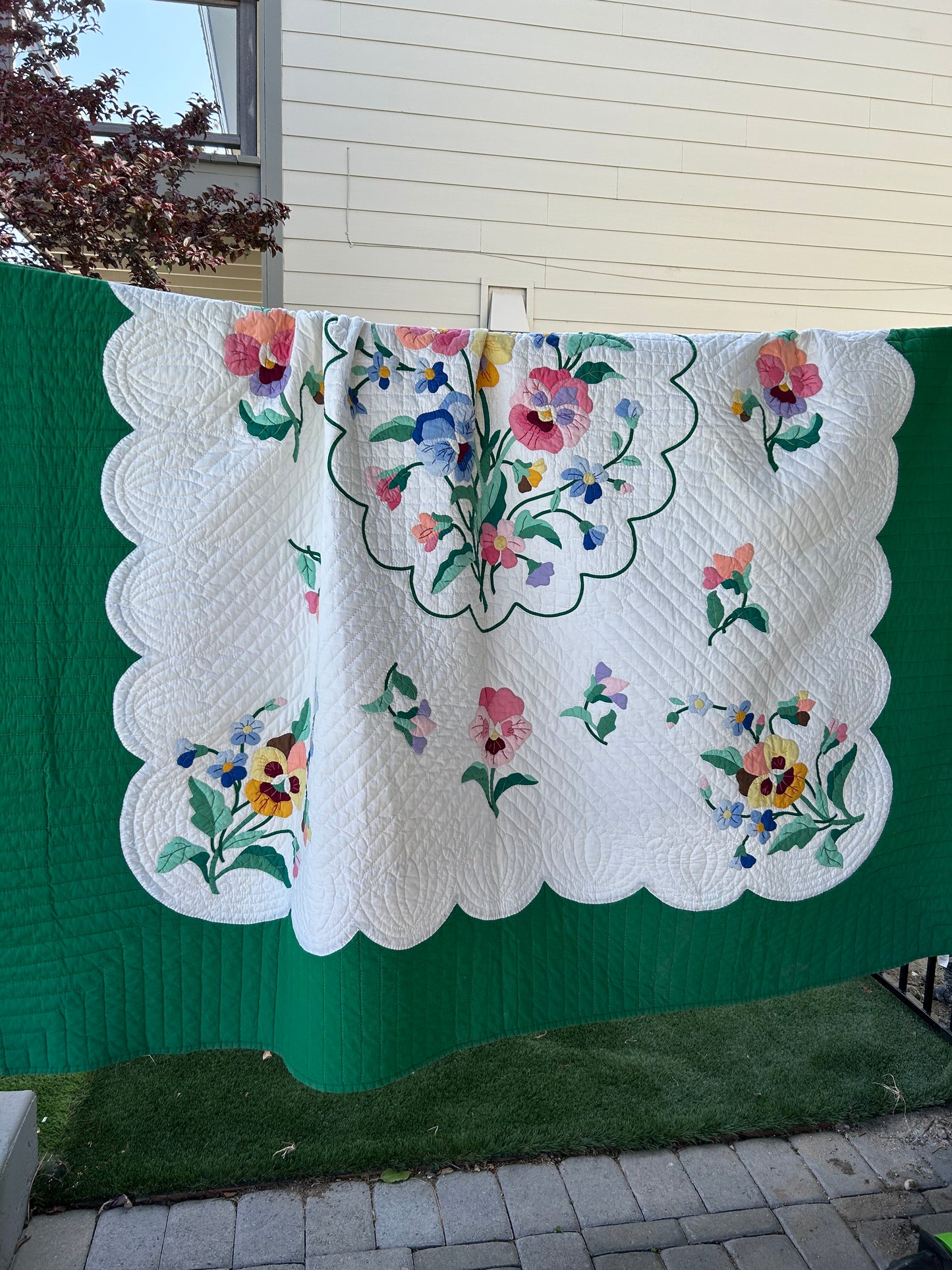 Green Pansy Appliqué Quilt | 1940s
