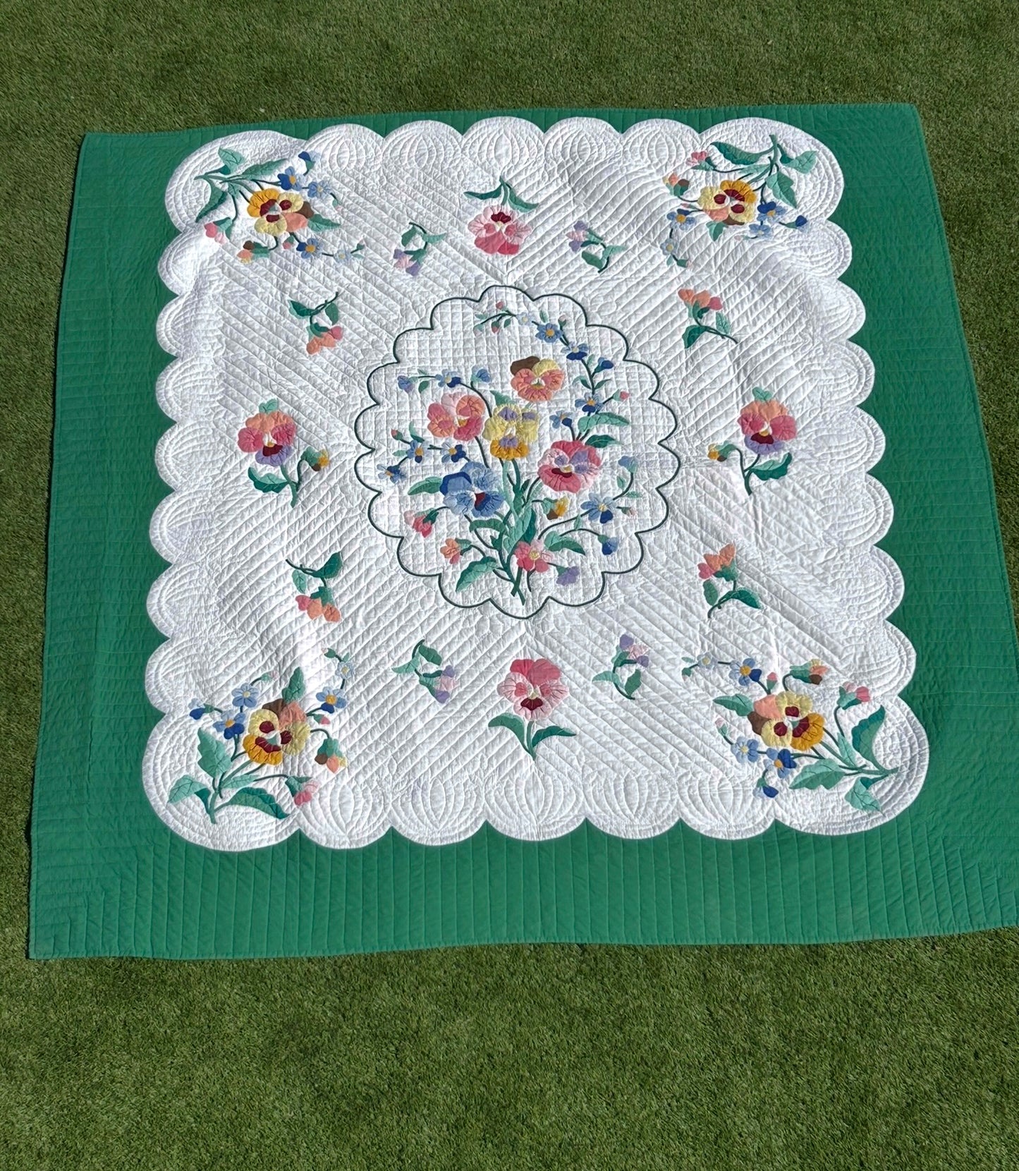 Green Pansy Appliqué Quilt | 1940s