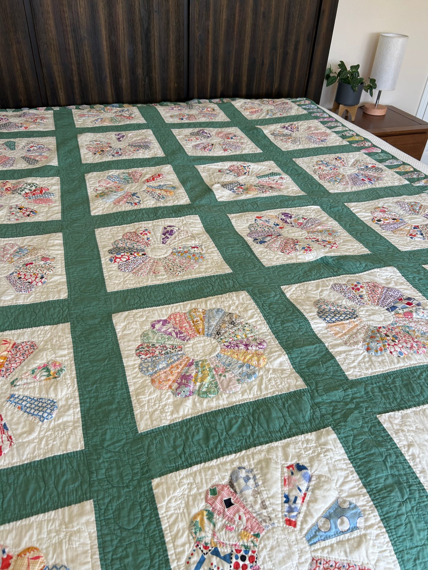 Feedsack Dresden Plate Quilt with Green Sashing | 1940s