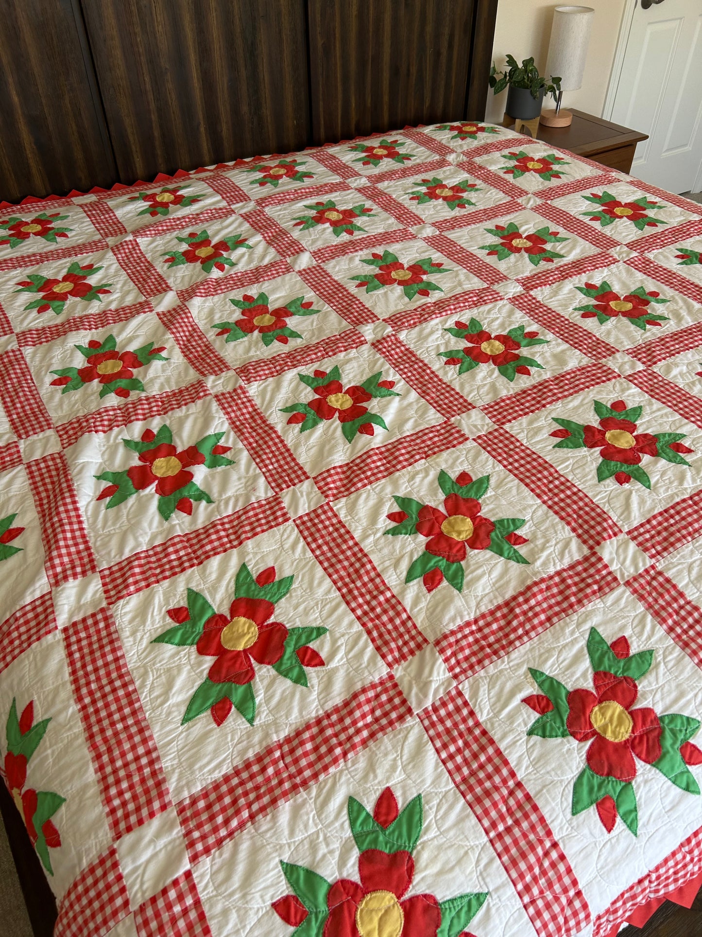 Gingham Rose of Sharon Quilt