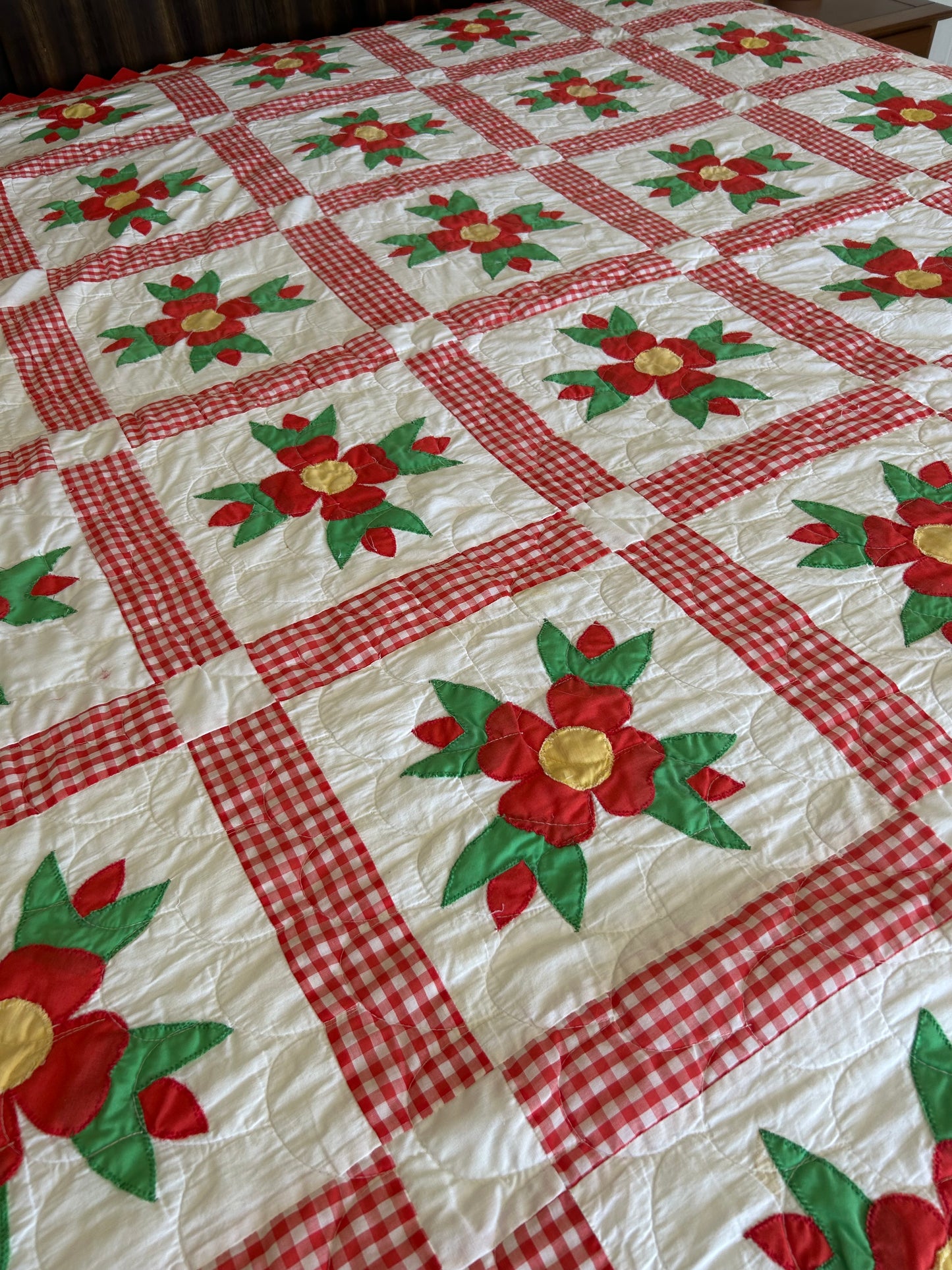 Gingham Rose of Sharon Quilt
