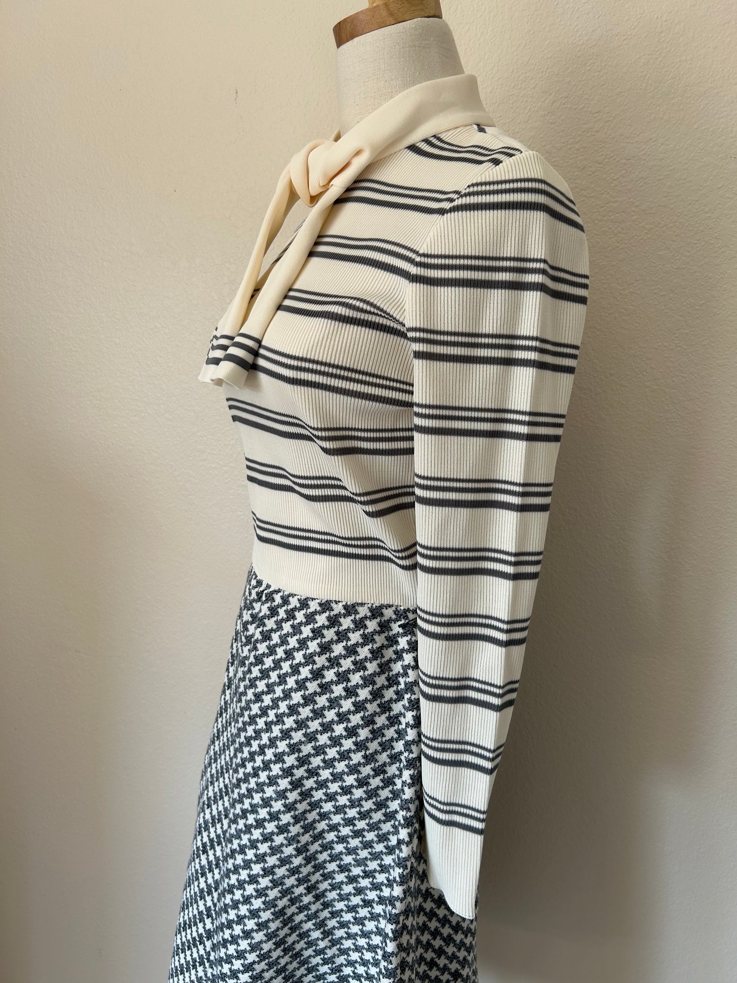 Vintage Dalton Houndstooth Dress | S/M | 1970s