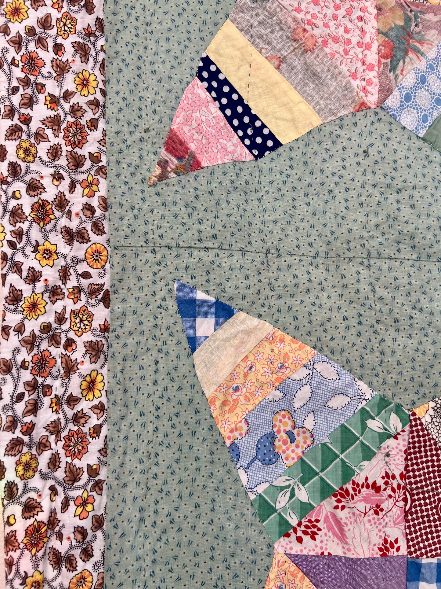 Green Rocky Road to Kansas Quilt | 1970s