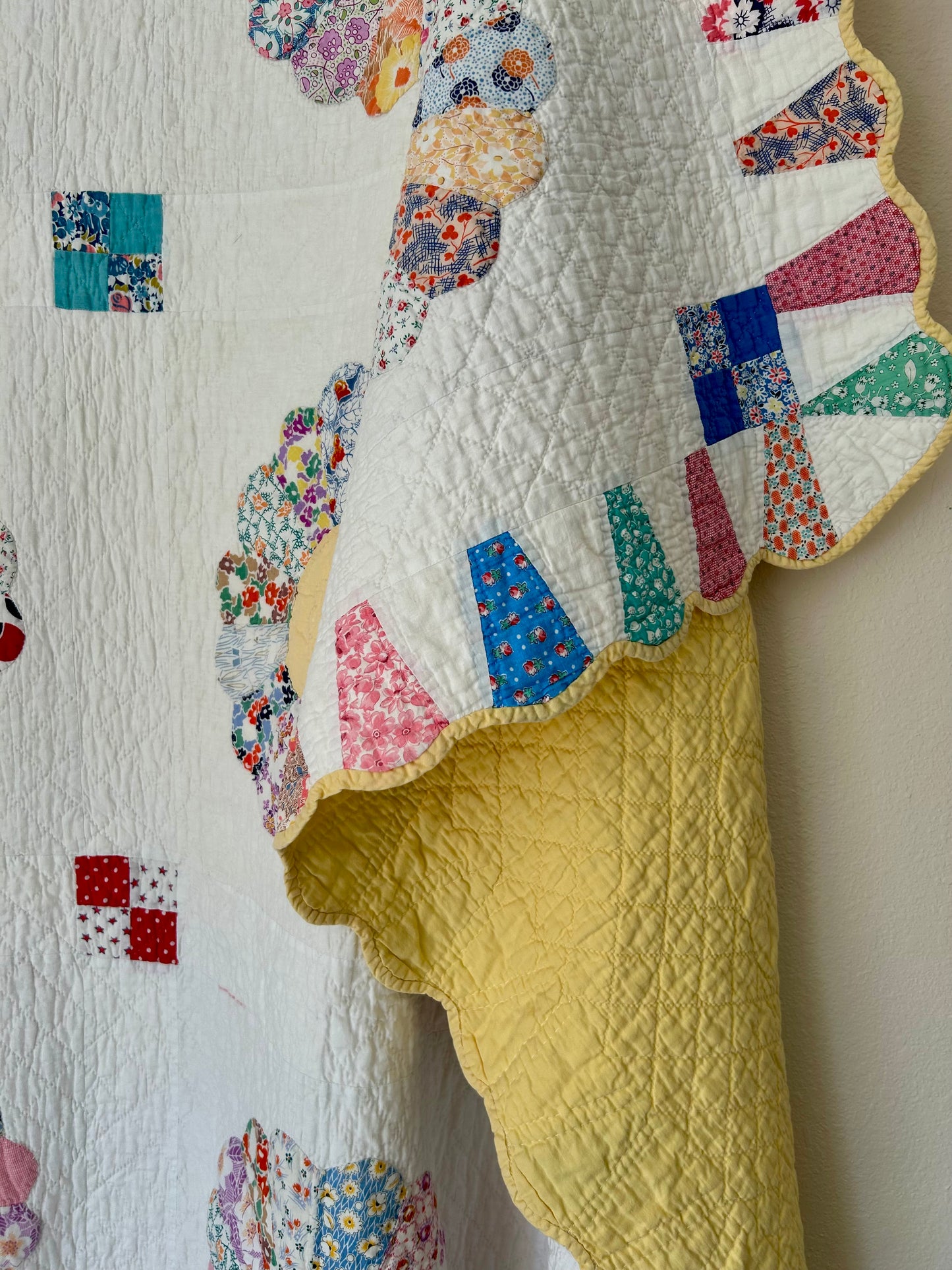 Feedsack Dresden Plate Quilt | 1940s