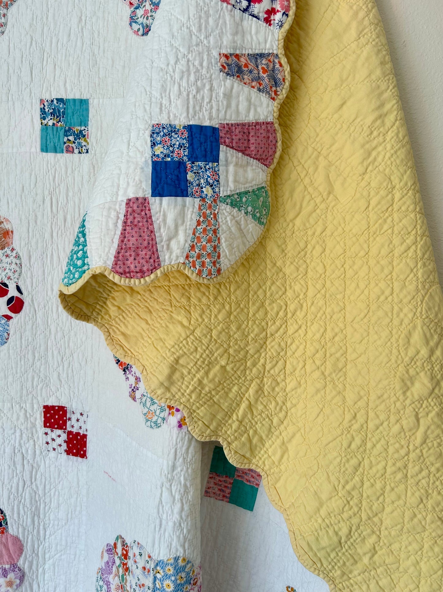 Feedsack Dresden Plate Quilt | 1940s