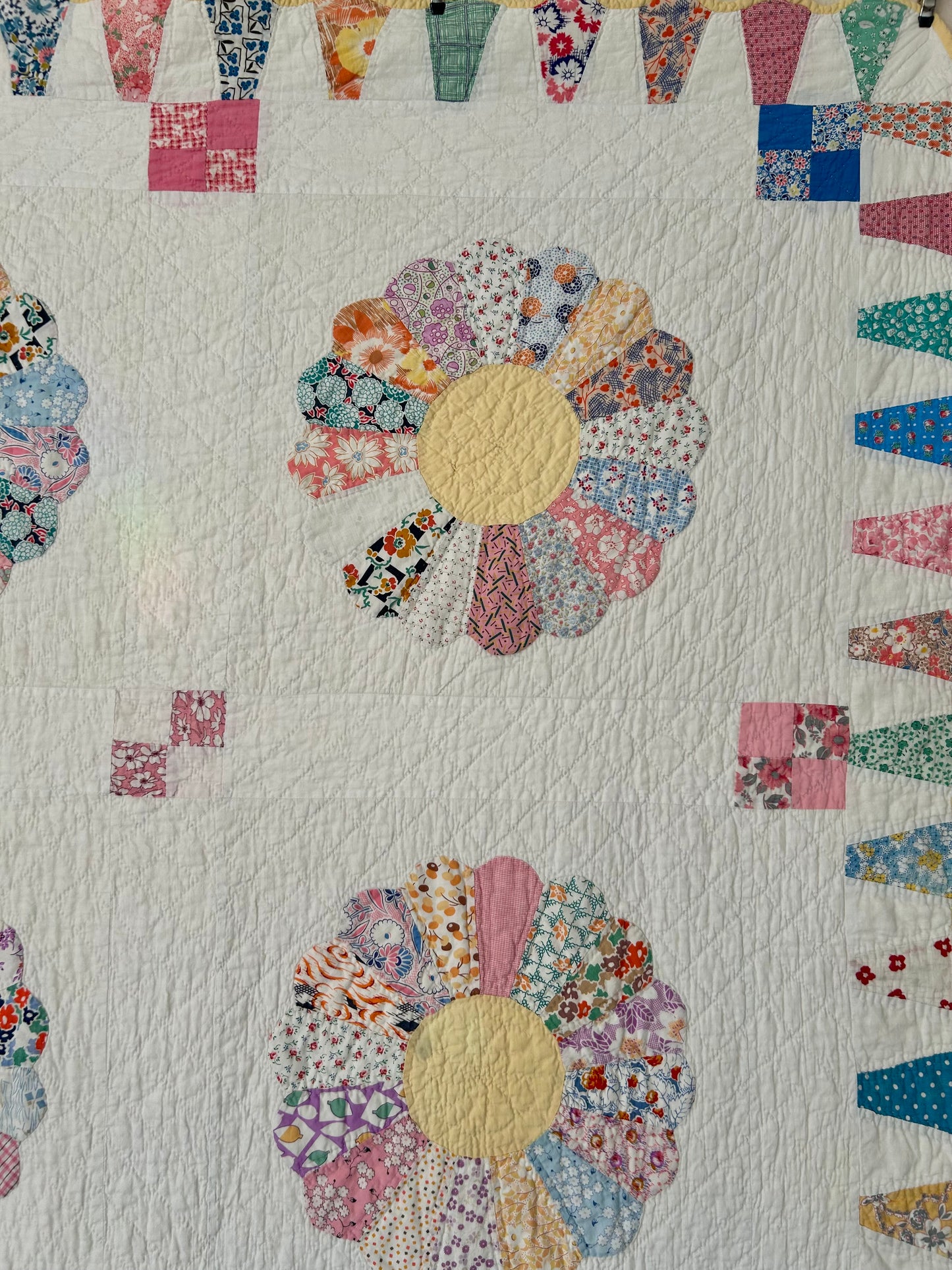 Feedsack Dresden Plate Quilt | 1940s