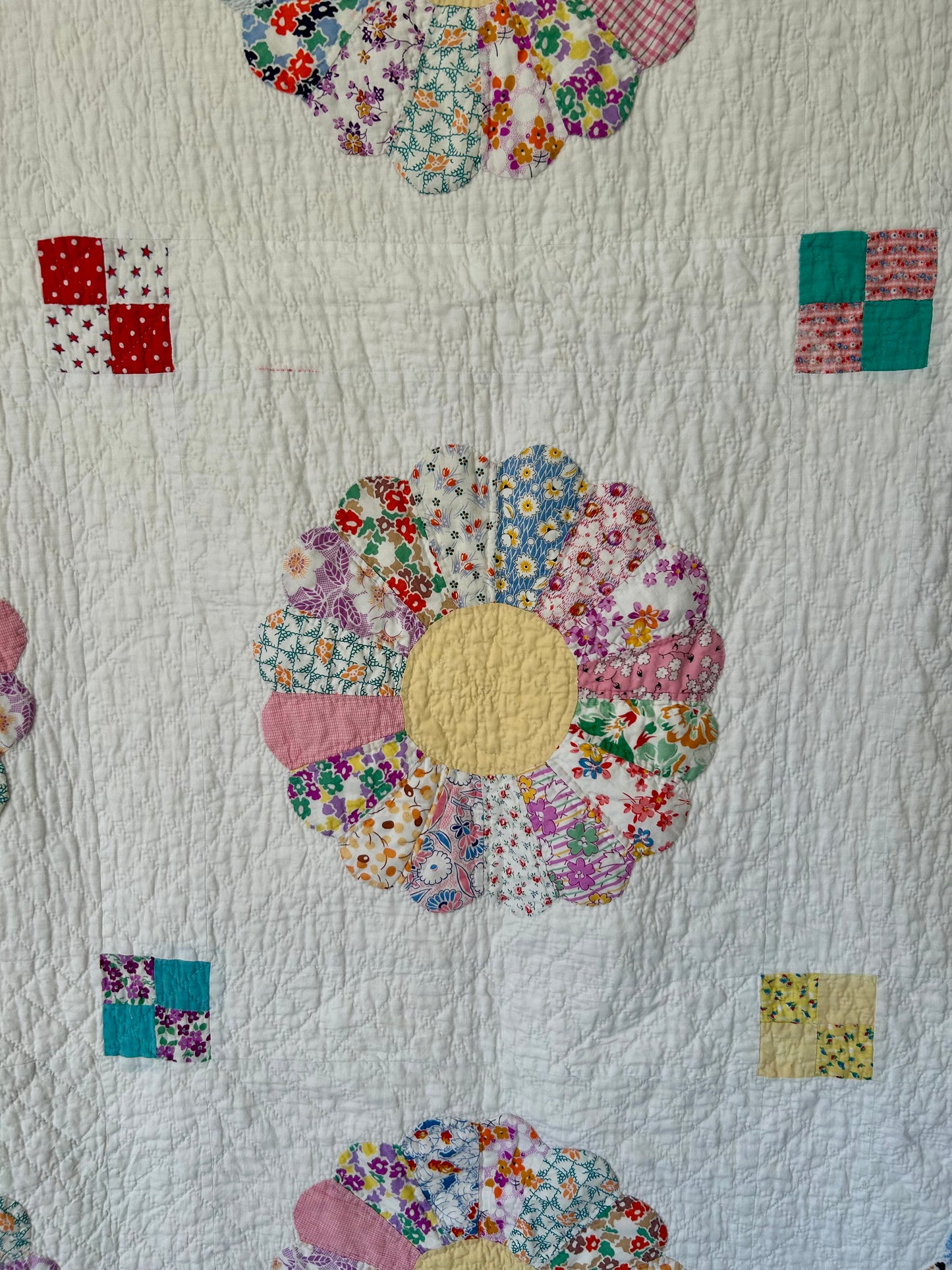 Feedsack Dresden Plate Quilt | 1940s