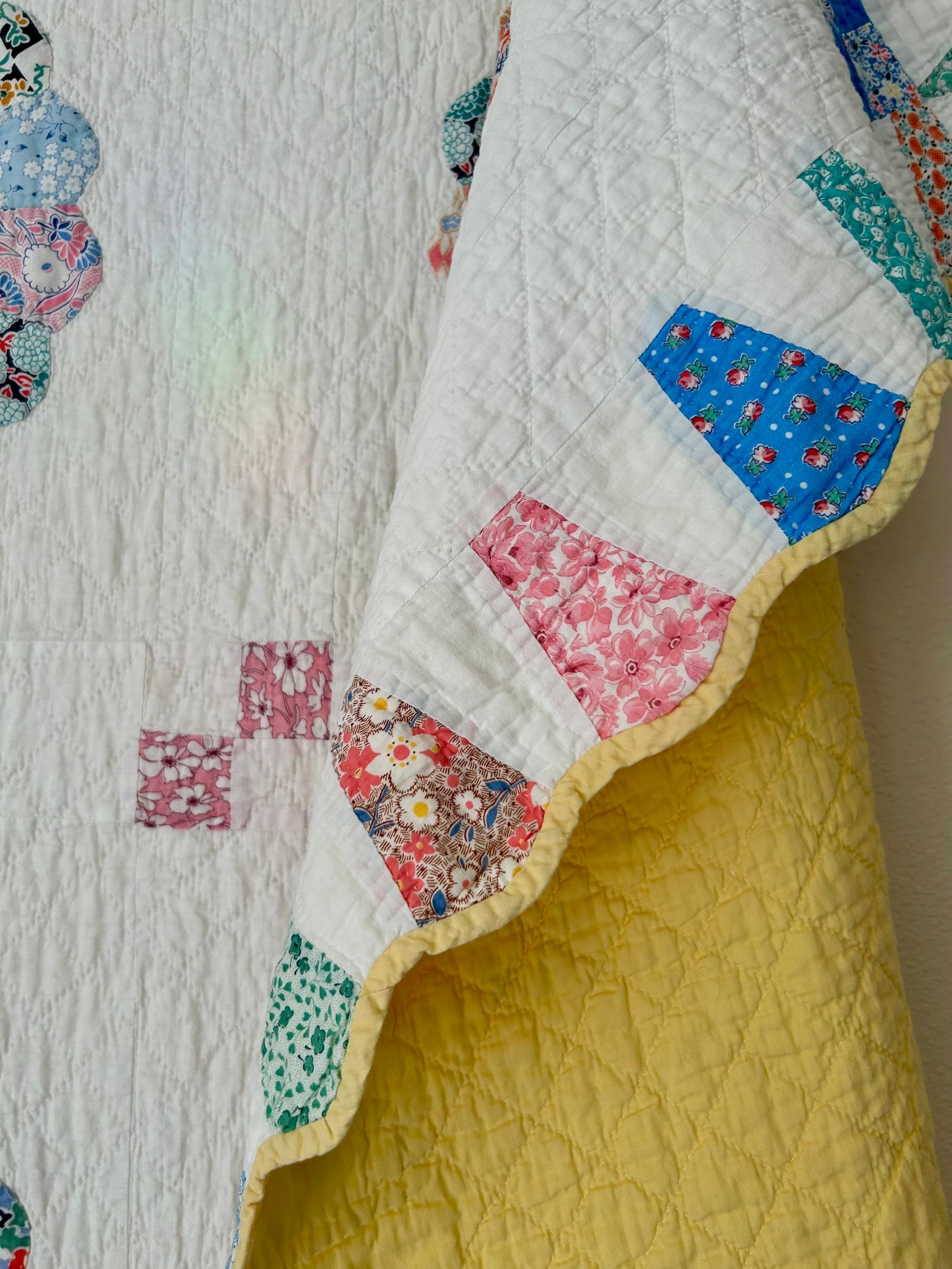 Feedsack Dresden Plate Quilt | 1940s
