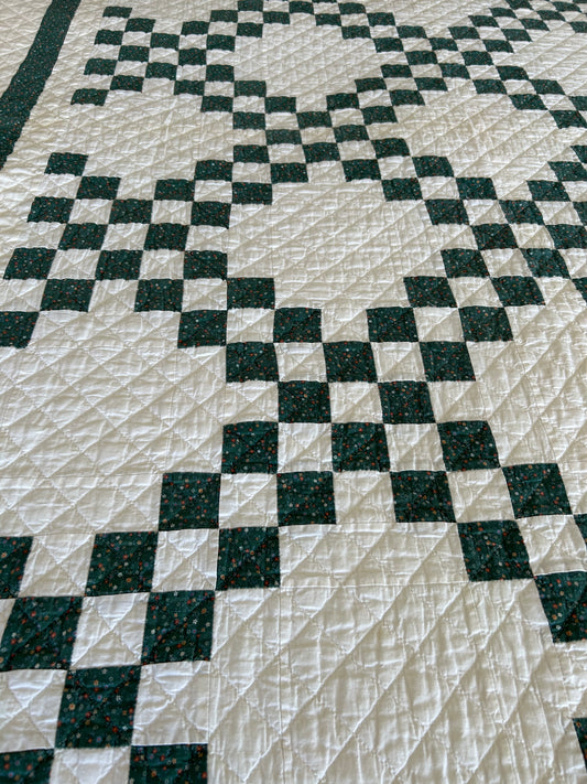 Vintage 1986 | Green Double Irish Chain Quilt