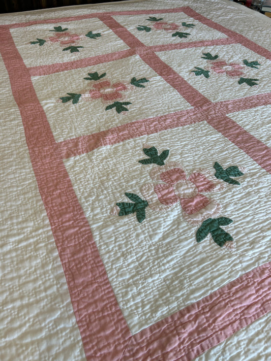 Vintage Light Pink Rose of Sharon Quilt