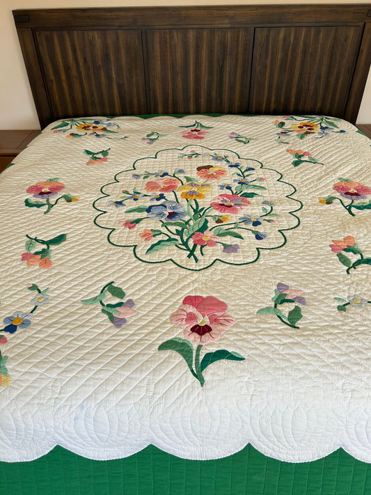Green Pansy Appliqué Quilt | 1940s