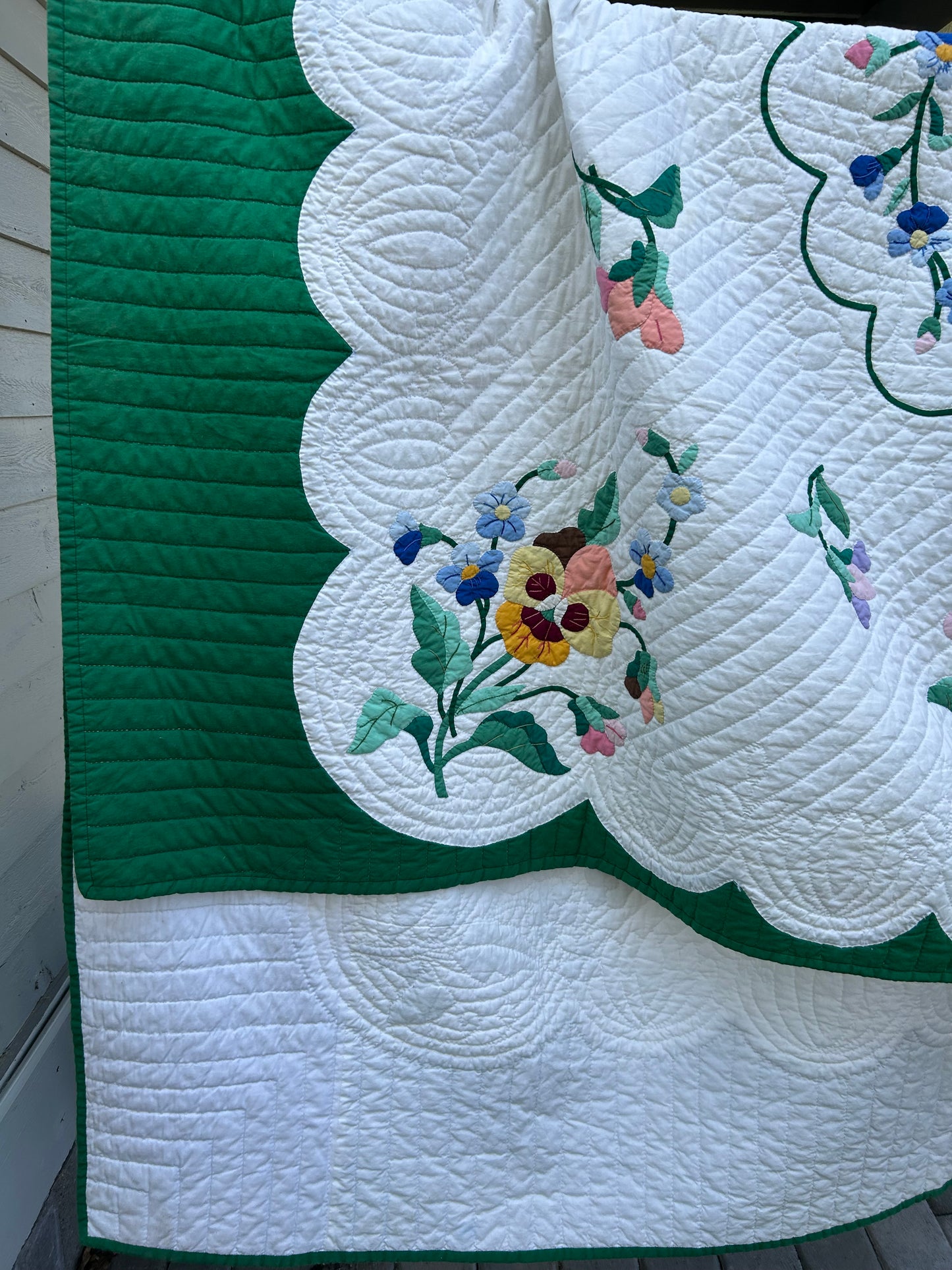 Green Pansy Appliqué Quilt | 1940s