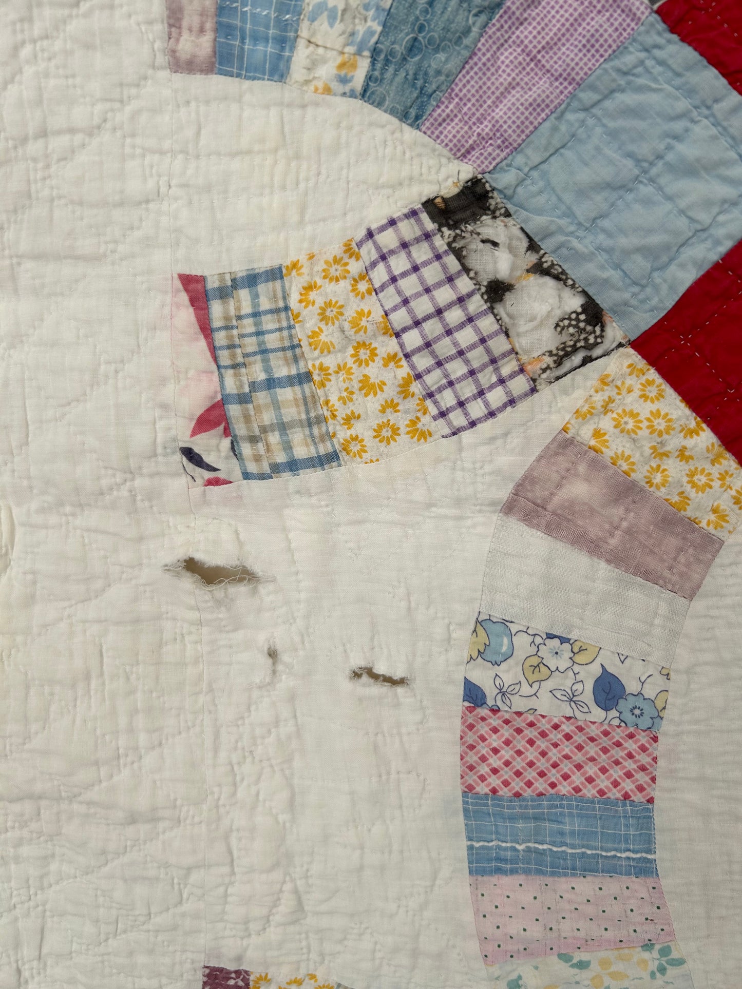 Scrappy Feedsack Wedding Ring Quilt | 1930s