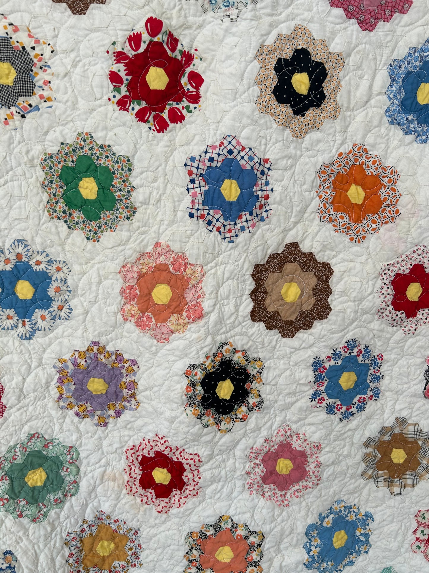 Flower Garden Quilt | Grandmother’s Flower Garden, Feedsack Fabrics & Pink Binding