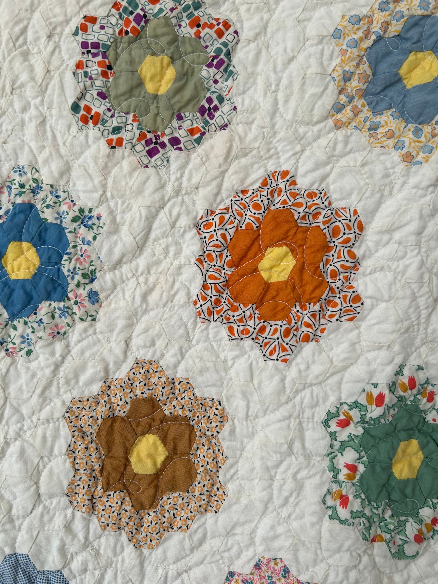 Flower Garden Quilt | Grandmother’s Flower Garden, Feedsack Fabrics & Pink Binding