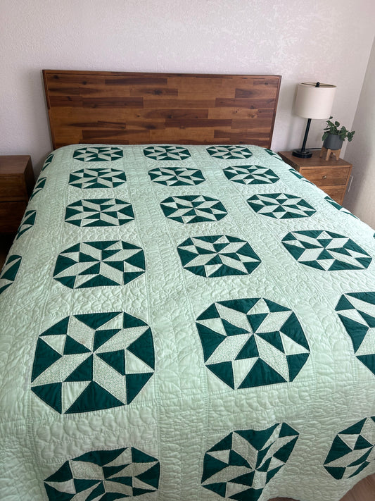 Vintage Amish Pinwheel Quilt